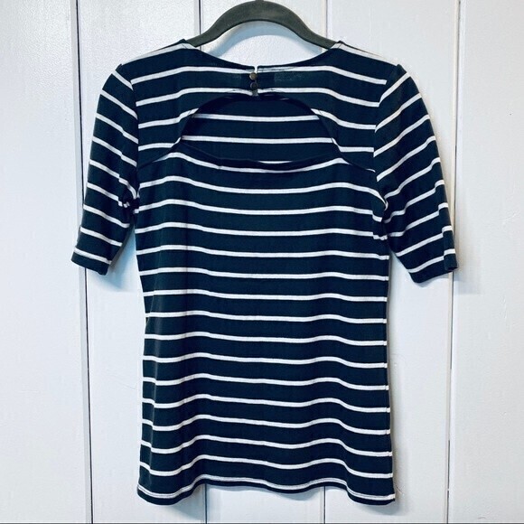 LOFT Women’s Top,Shirt w/ 3/4 Sleeves and open detail in the back, Size XS Gray* - Picture 2 of 7